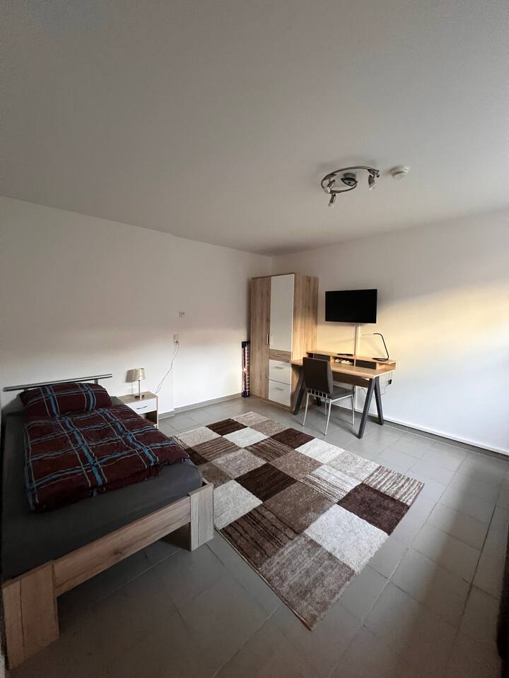 Quiet living with good central connection 16m²