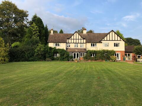 Large comfortable family home with pool