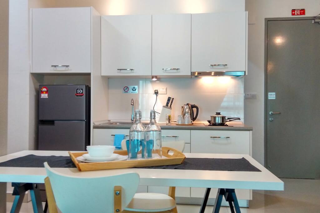 Dinning Table with Kitchen View