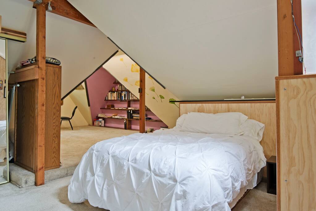 -Primary bed. TEMPUR-Cloud® foam mattress