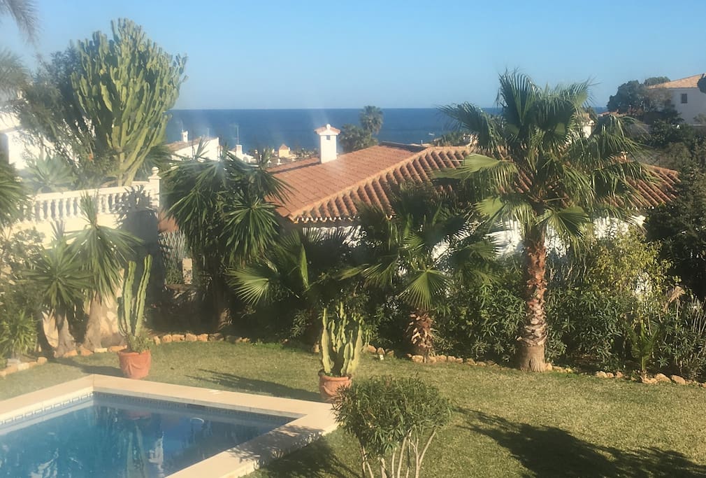 Pool and sea view