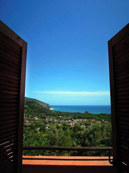 Panorama da una delle stanze al B&B Sant'Agata//
View from one of the bedrooms in he B&B Sant'Agata.