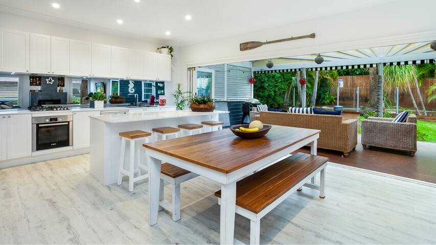 Hamptons Central Delight!! gallery image 3