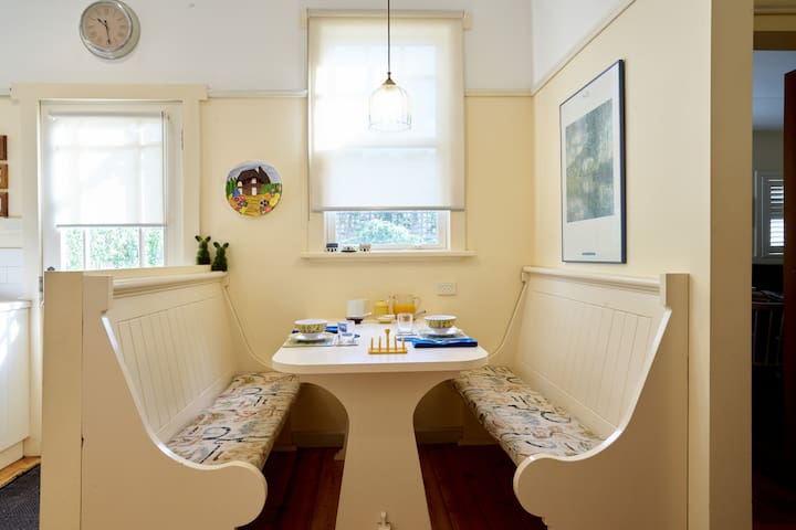 Plover's Rest Homestay-Green room Twin Share