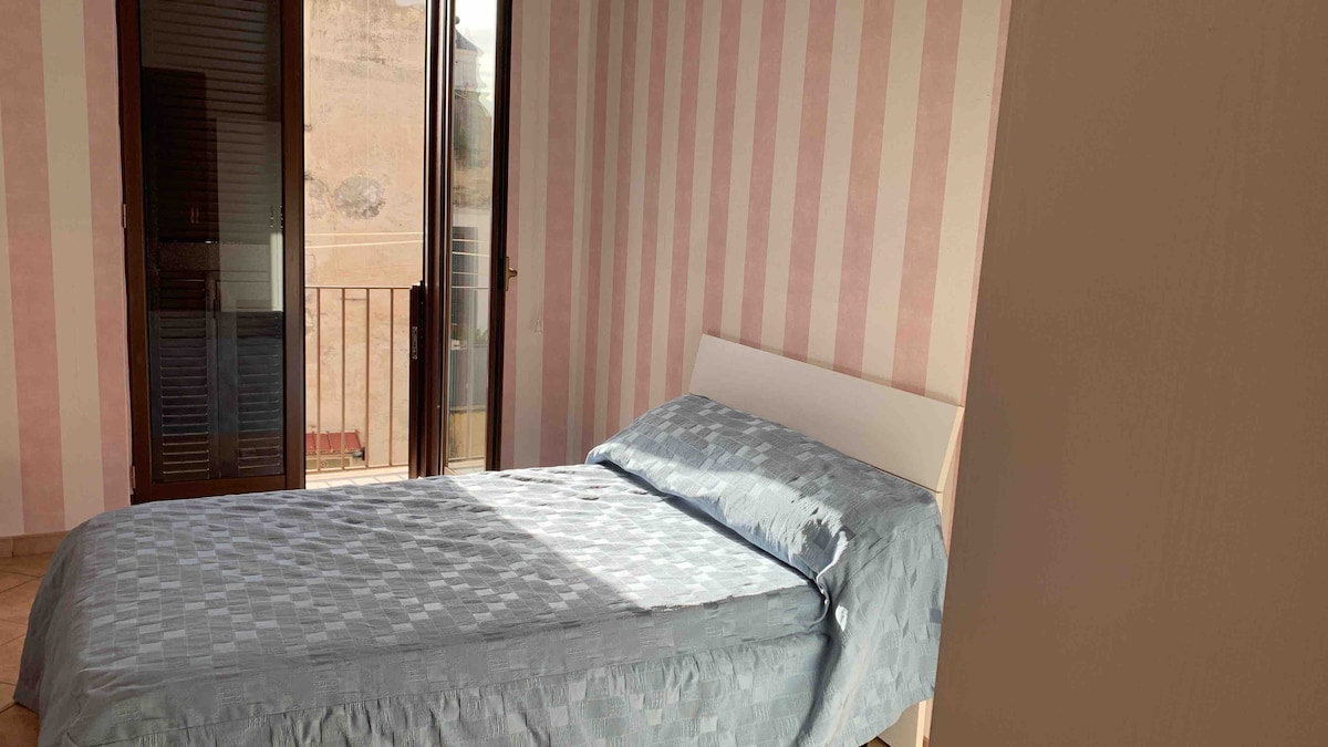 Dimora 'Ngiolì with private bathtub in Naples