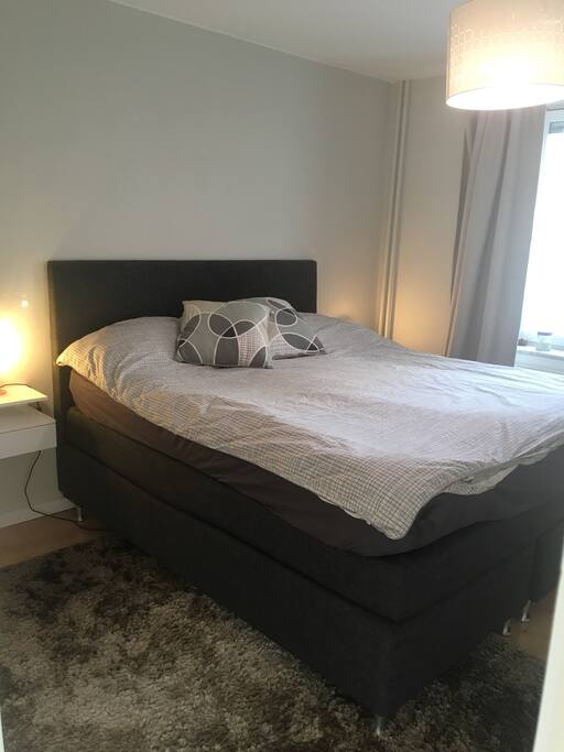 Bedroom 1 with 180 (king) bed
