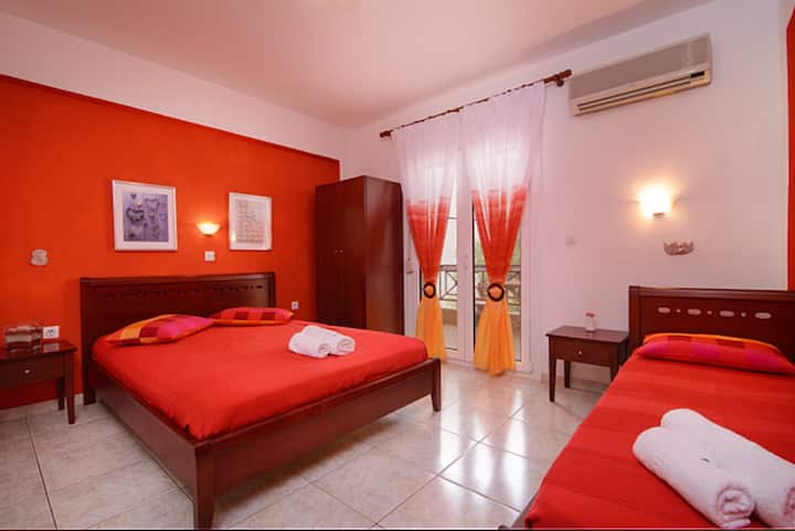 No 11 - Red Triple studio Aristea Studios