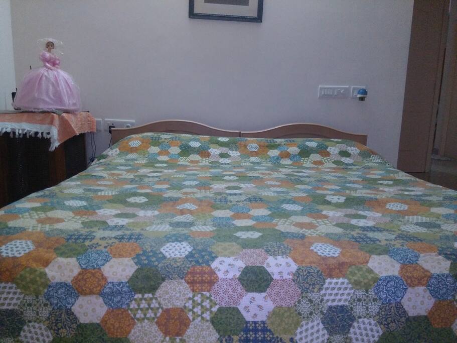 Clean and Cozy Bed Room