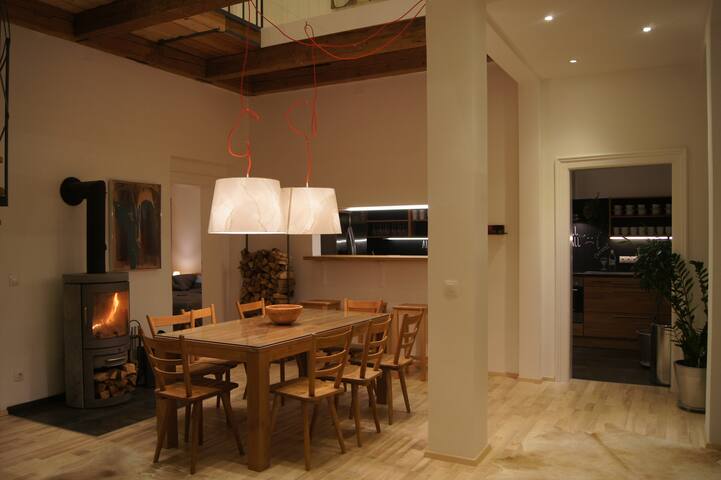 Good vibes in Ottakring – for up to 12 guests gallery image 4