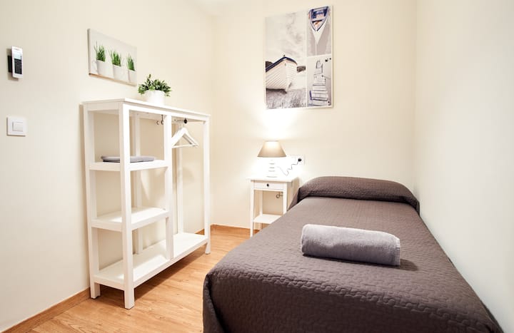 Dhomë gjumi 3 me krevat tek