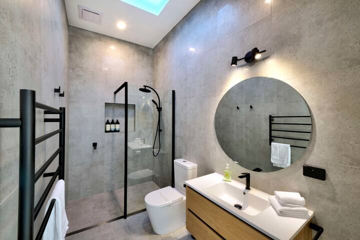 Freycinet Coastal Retreat gallery image 5