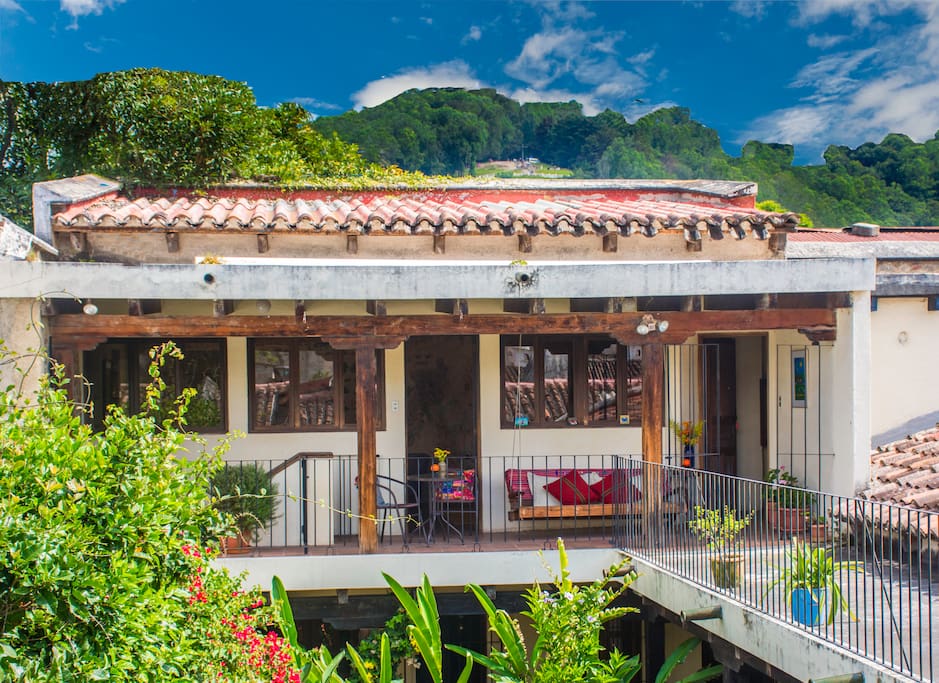 Your cozy home away from home... in Central Antigua!! Just two blocks from Central Park!