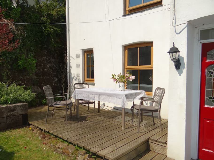 terrace at the front