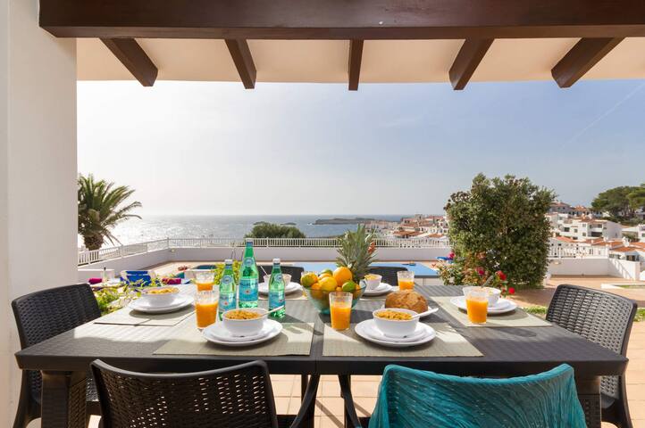 Costa Bomb – Chalet con vistas de ensueño gallery image 3