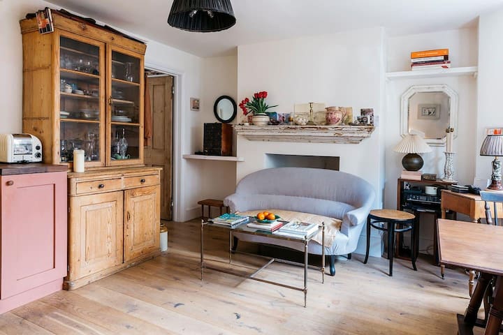 Hampstead Haven 1BR Flat
