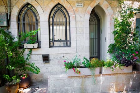 The Nachlaot Pearl /King David room