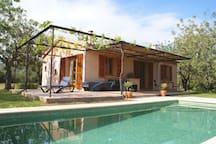 Sa Garriga. Country house and pool in quiet site
