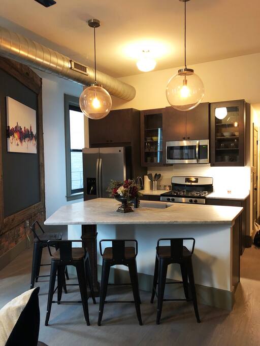 Beautiful Condo in the Heart of OTR with parking Apartments for Rent