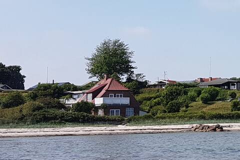 Holiday cottage with 3 bedrooms 120m2 on the beach