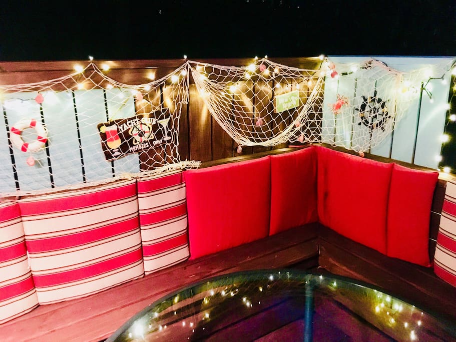 Lit Back Deck for your evenings of relaxation