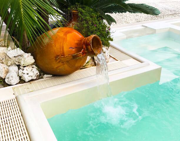 Villa Thalissa with pool and Jacuzzi gallery image 2