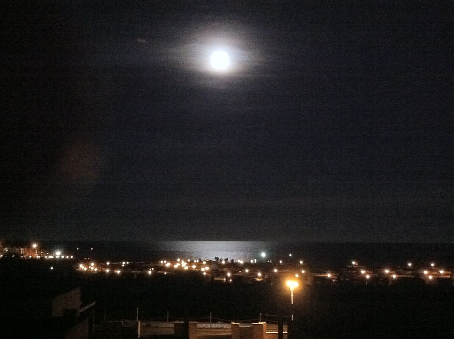 VISTAS NOCTURNAS DESDE EL PORCHE