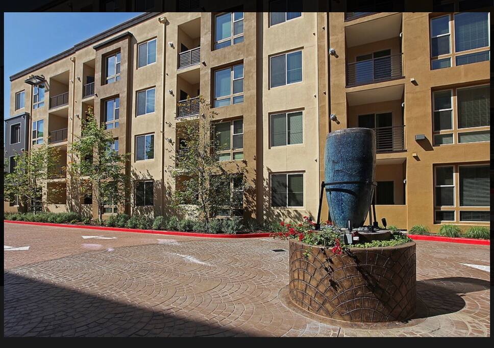 Leasing entrance