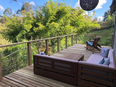 Waterfront Treetop House 10 Min from Guatape