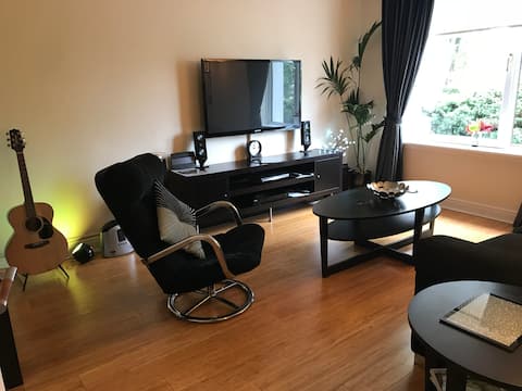 Top Airbnb: Sherbrooke One-Bedroom Apartment, Glasgow - 4 Star in Pollokshields