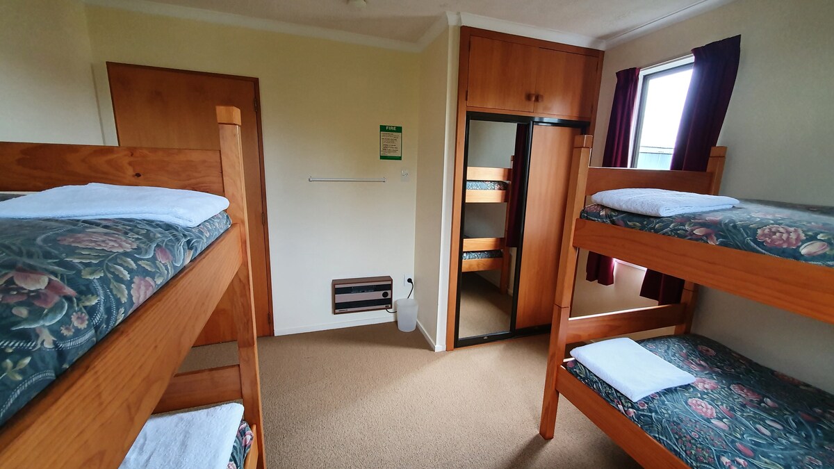 Dhoma e gjumit 1
Fjetja katër