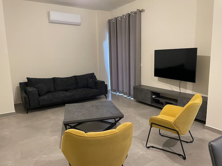 Mia's Place - Lebanon