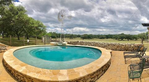 250 Acre Ranch on Guadalupe River w/ Pickleball!