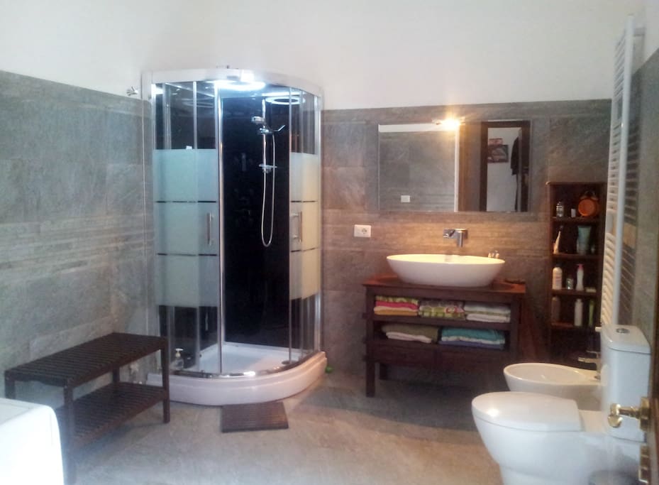 Ecco il bagno principale