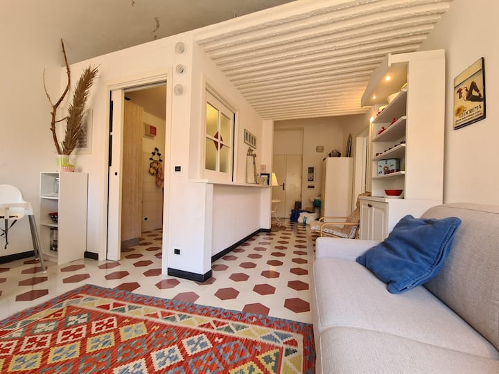 Casa Viola, Nel Cuore Del Centro Storico - Finale Ligure