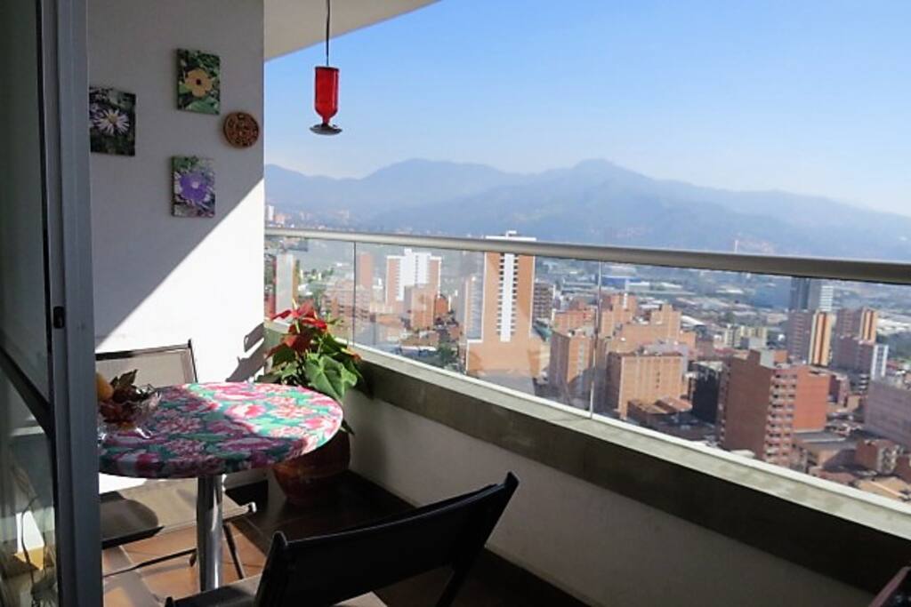 Balcón con una vista incomparable a la ciudad de Medellín
