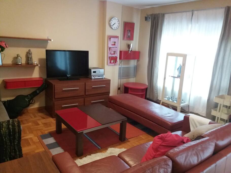 Confortable y Moderno Salón