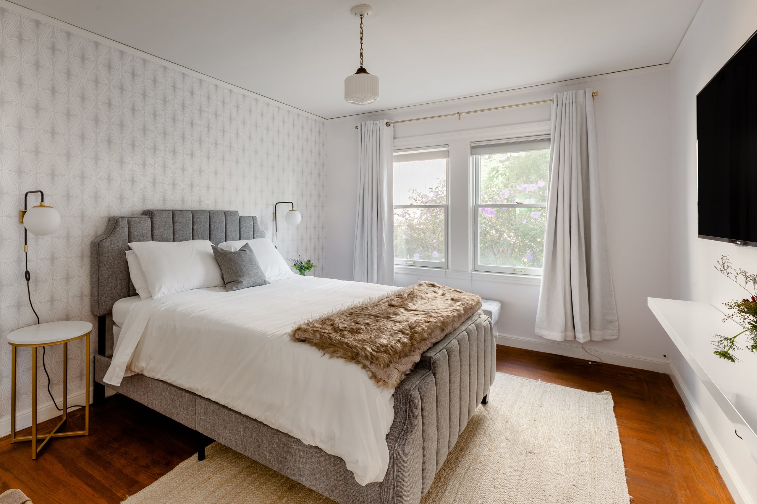 Home in San Francisco · ★4.96 · 2 bedrooms · 2 beds · 1 bath - Image 1