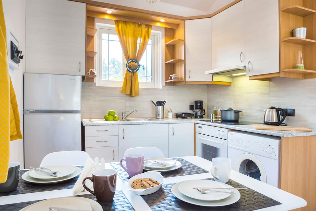 Fully equipped kitchen with white goods