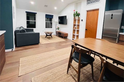 Top Airbnb: Modern 1BR apt in Boston’s Roslindale Village in Roslindale