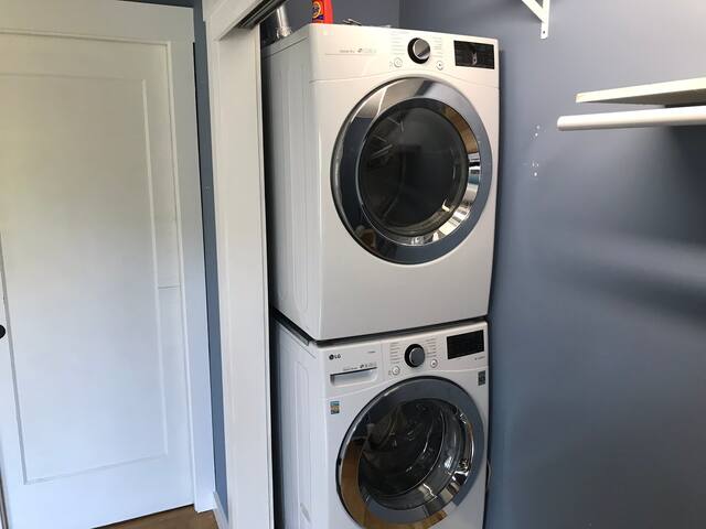 Steps from Golden Gate Park gallery image 5