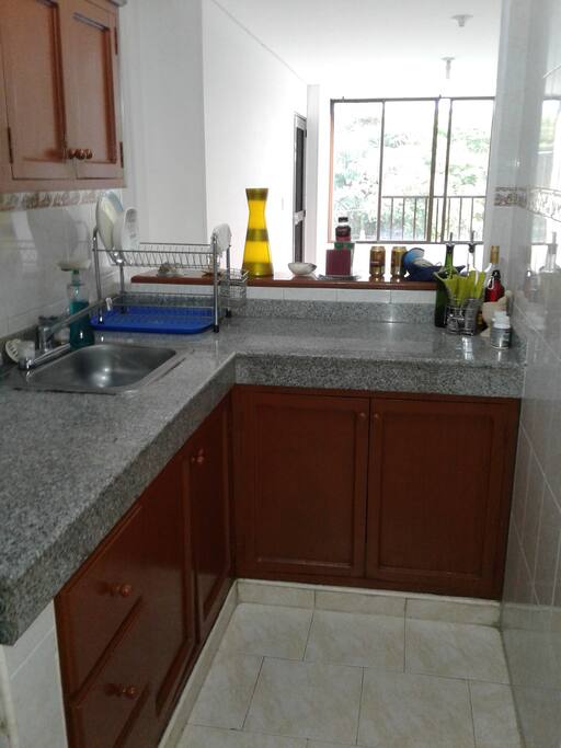Amplia cocina.
