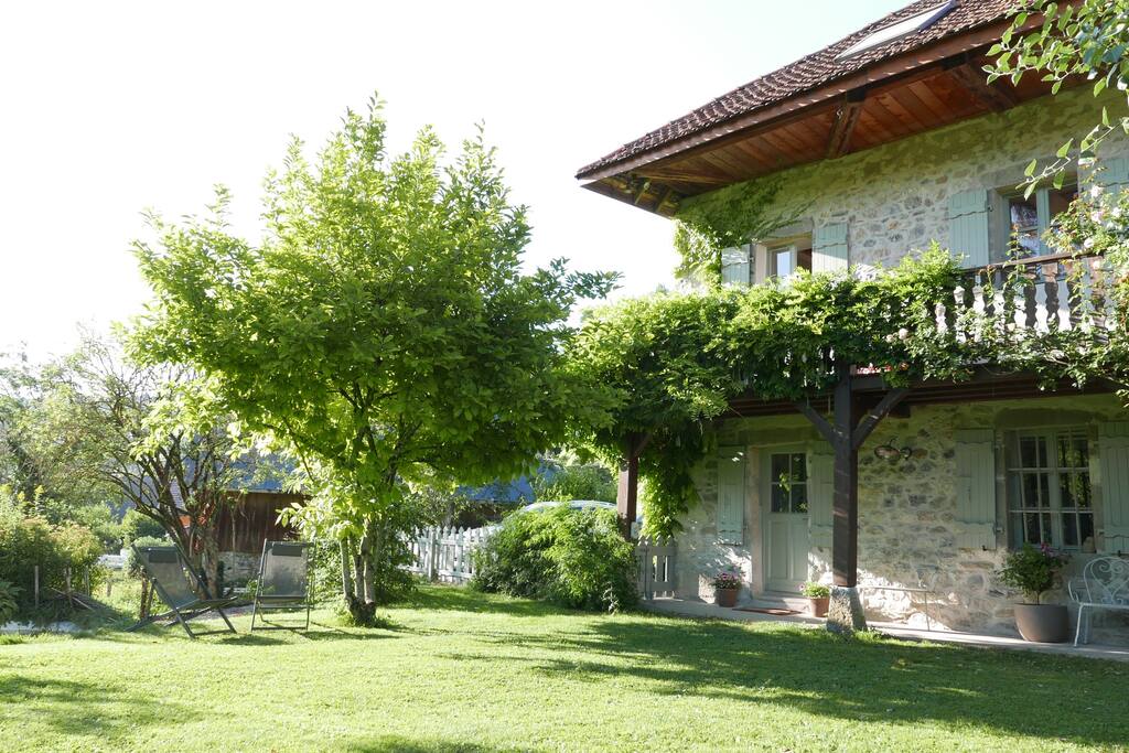 Le jardin de la villa est à votre disposition.