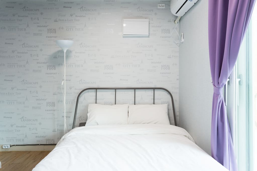 Queen double bed room with terrace
