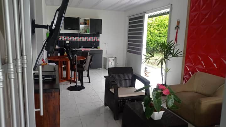 บลูเคบิน รองรับได้ 8 คน