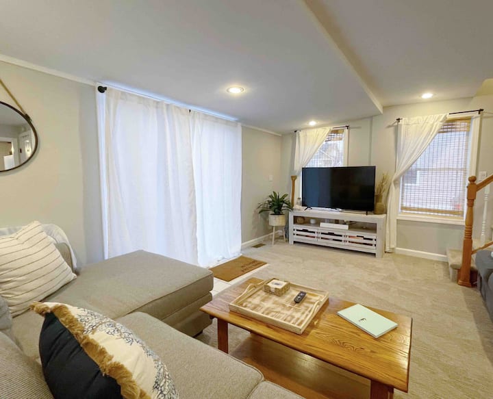 Sea Breeze Cottage - Close To The Beach - Sleeps 6 - Hampton, NH