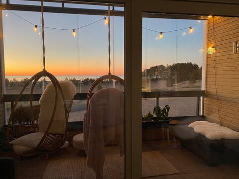 Sunbeach apartment with sauna and seaview