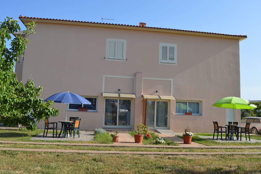 facciata ingresso la maisonette apr 2018