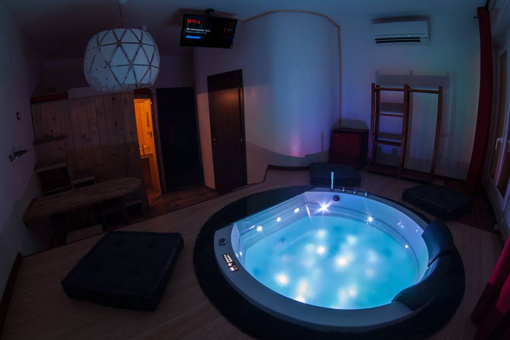 And this is how you Netflix and Chill like a king.