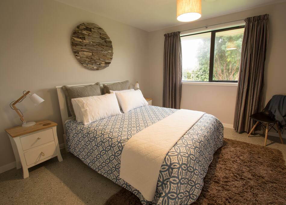 Queen bedroom