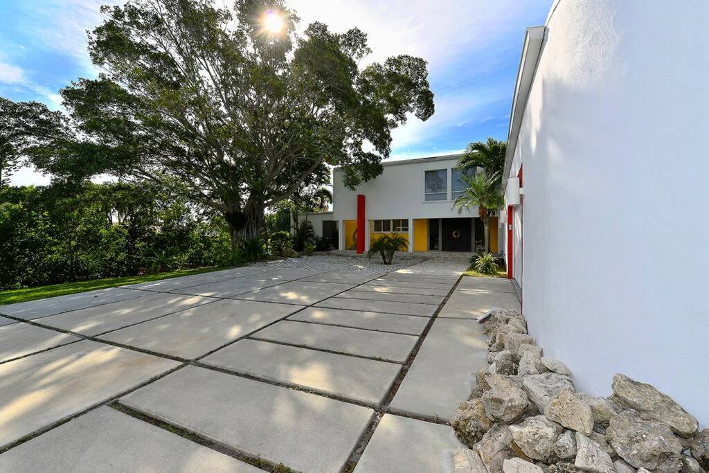 parking & garage